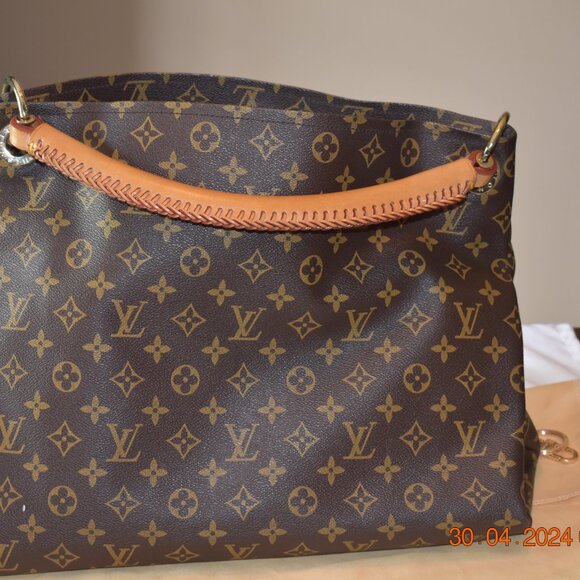 Louis Vuitton Artsy MM Monogram Canvas Shoulder/Hobo Bag- Gently used - Picture 11 of 16